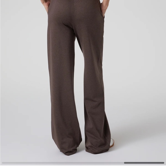 Vuori Brown Women's Pants - Picture 3 of 6